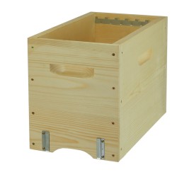 DADANT NUC BROOD WITH 25mm THICK SPRUCE SIDES FOR 6 FRAMES (1/1) FR MODEL DADANT NUC BROOD WITH 25mm THICK SPRUCE SIDES FOR 6 FRAMES (1/1) FR MODEL